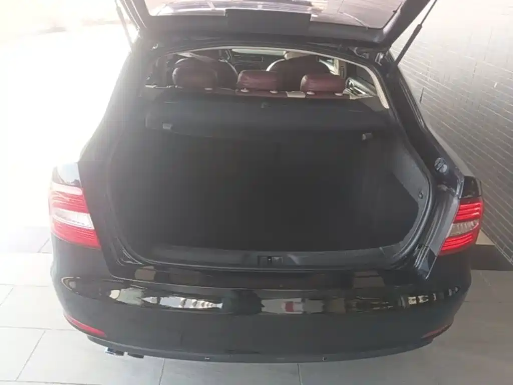 صورة 19 - Škoda Superb