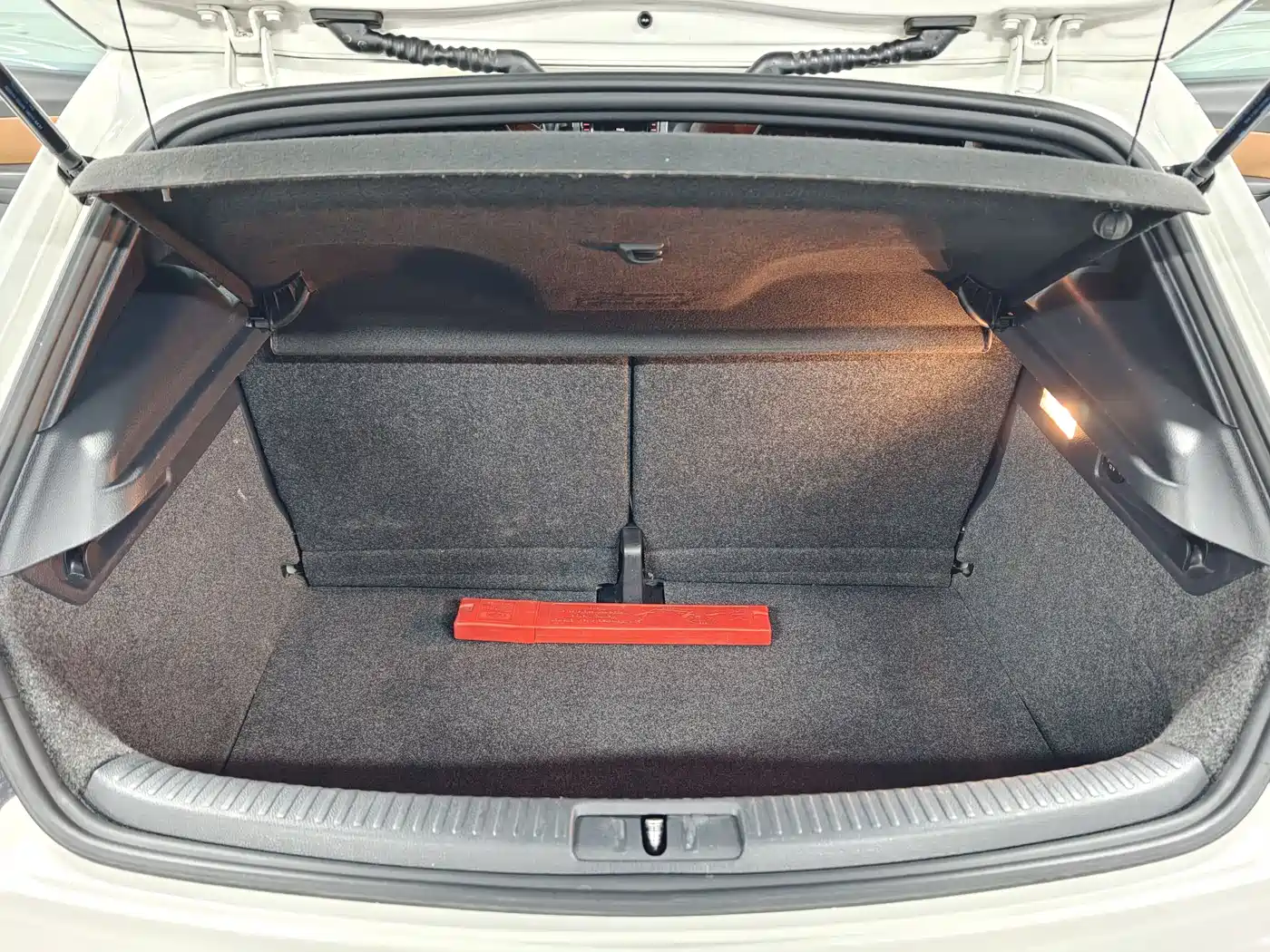 Volkswagen Scirocco 2012 2011 2.0TSI Luxury