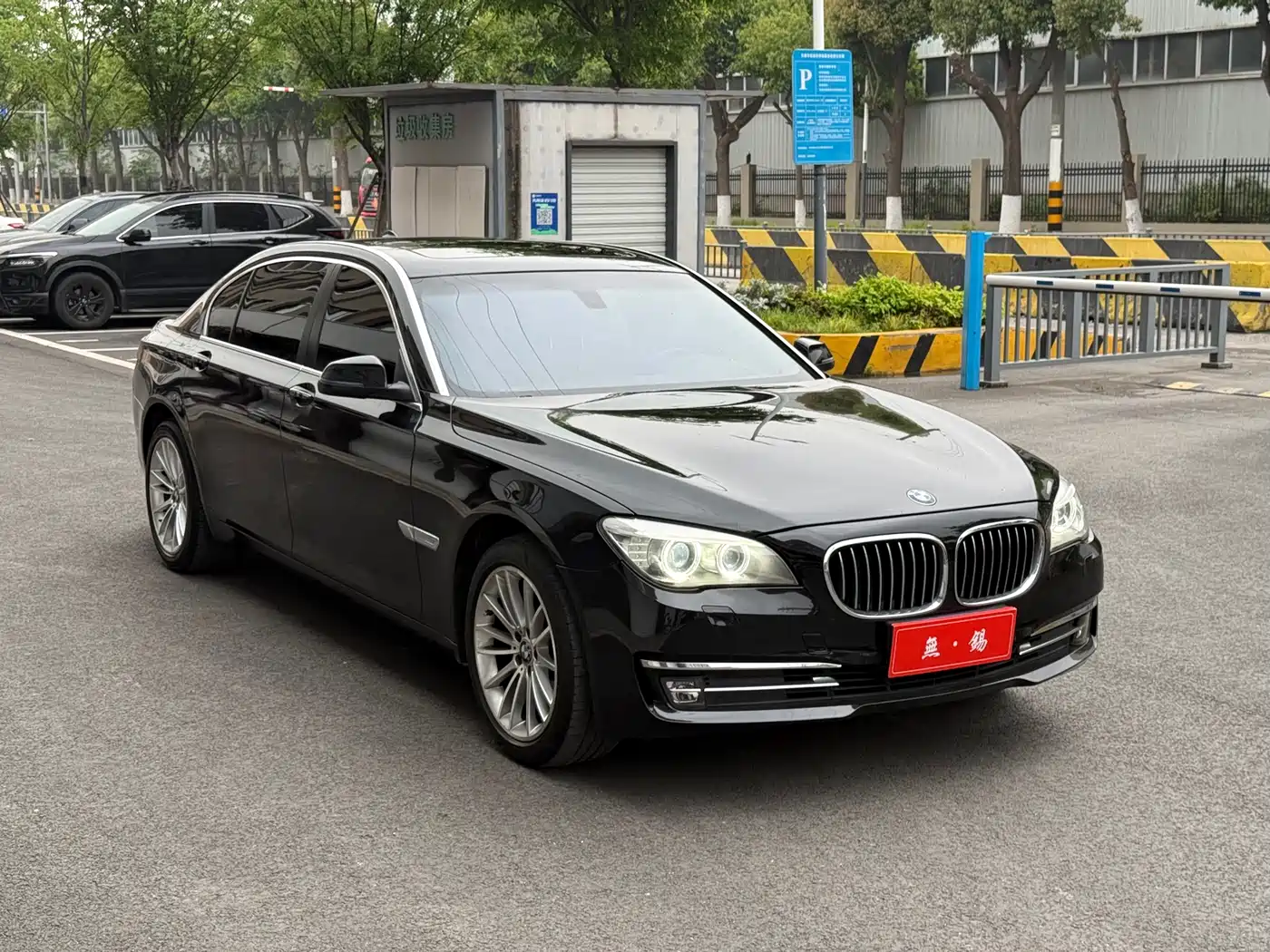 BMW 7 Series 2014 730Li Premium фото 3