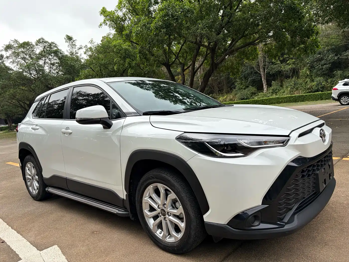 Toyota Frontlander 2023 2.0L CVT Elite Edition фото 3