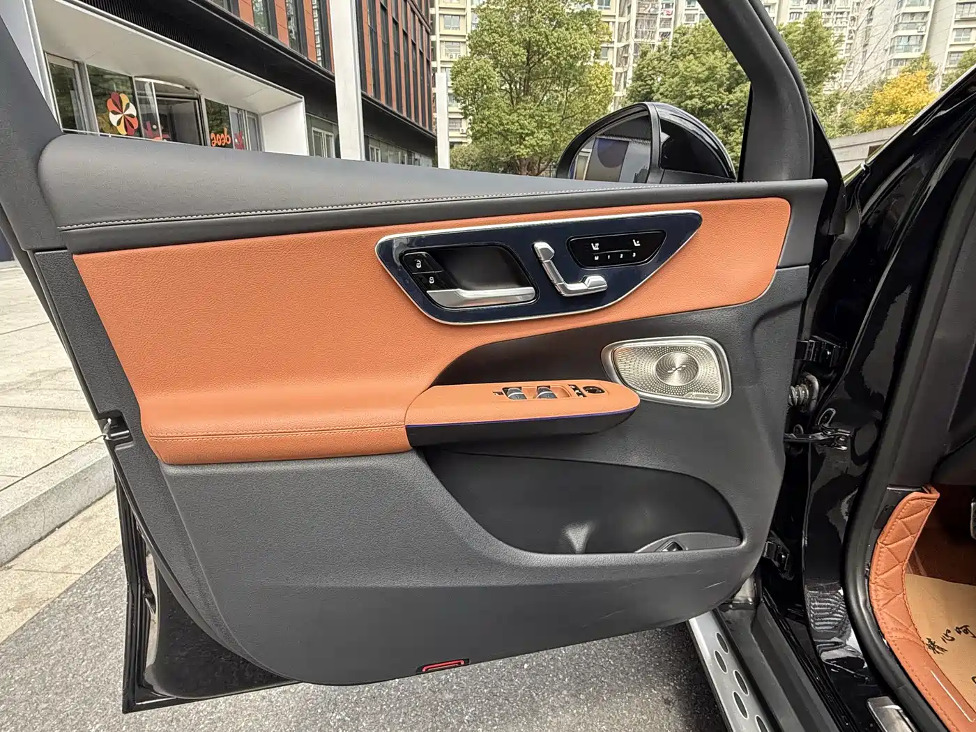 Mercedes-Benz GLC 2025 GLC 300 L 4MATIC Luxury 5-seater фото 8