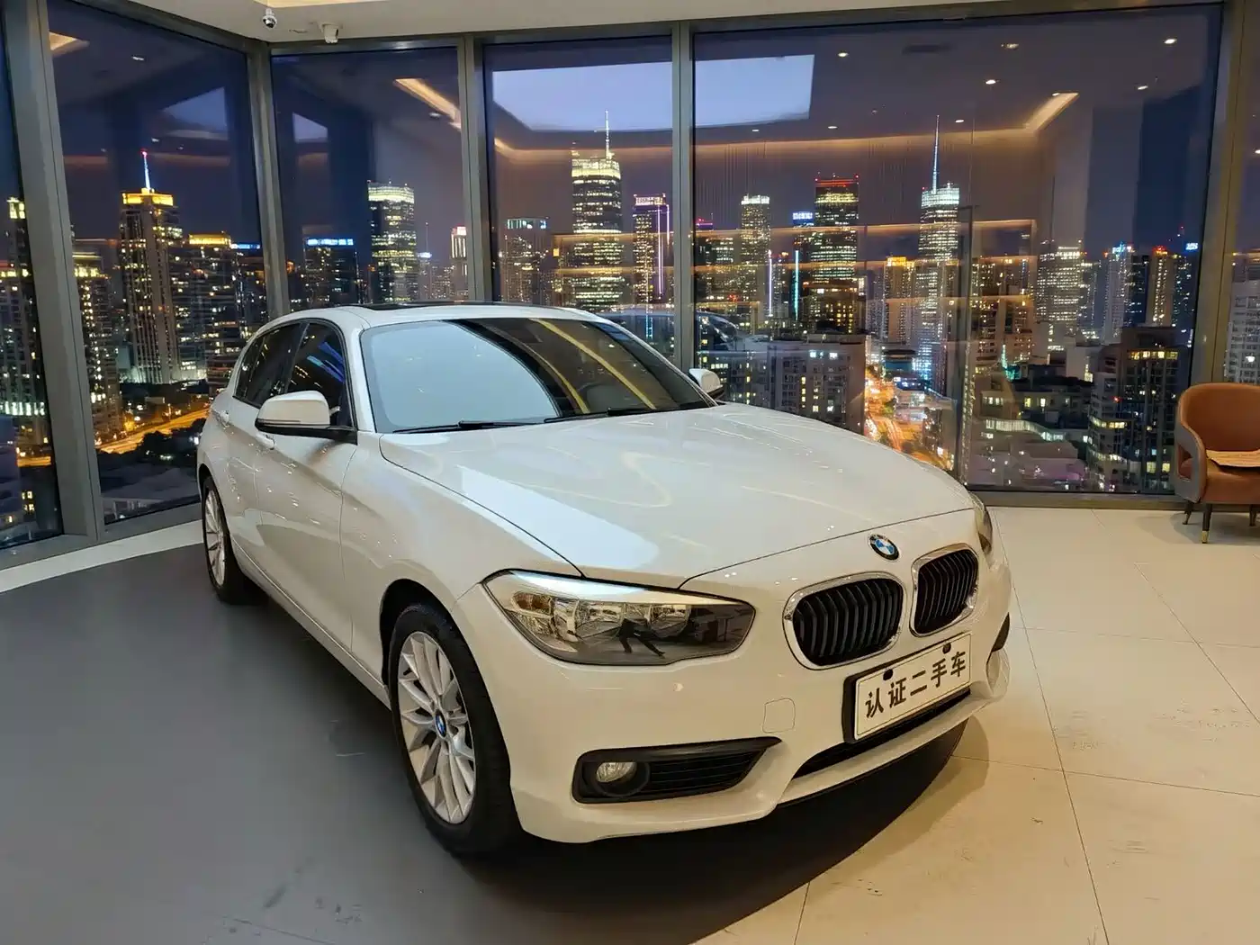 BMW 1 Series (Import) 2016 120i Leading Model фото 3