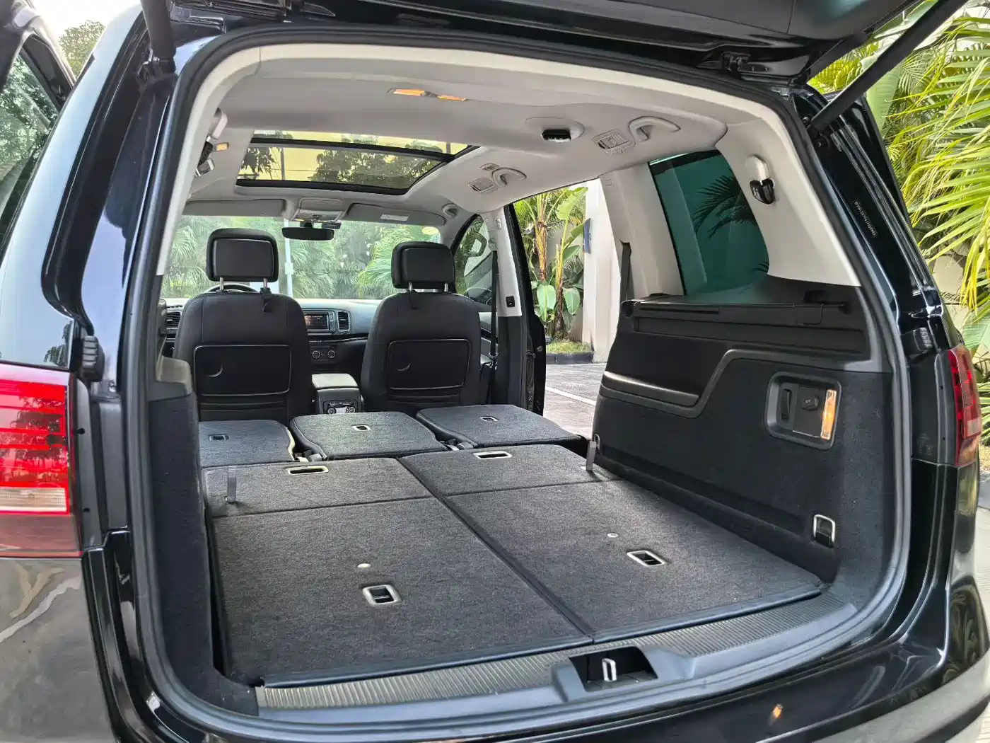 Volkswagen Sharan 2016 380TSI Premium 7-seater фото 8