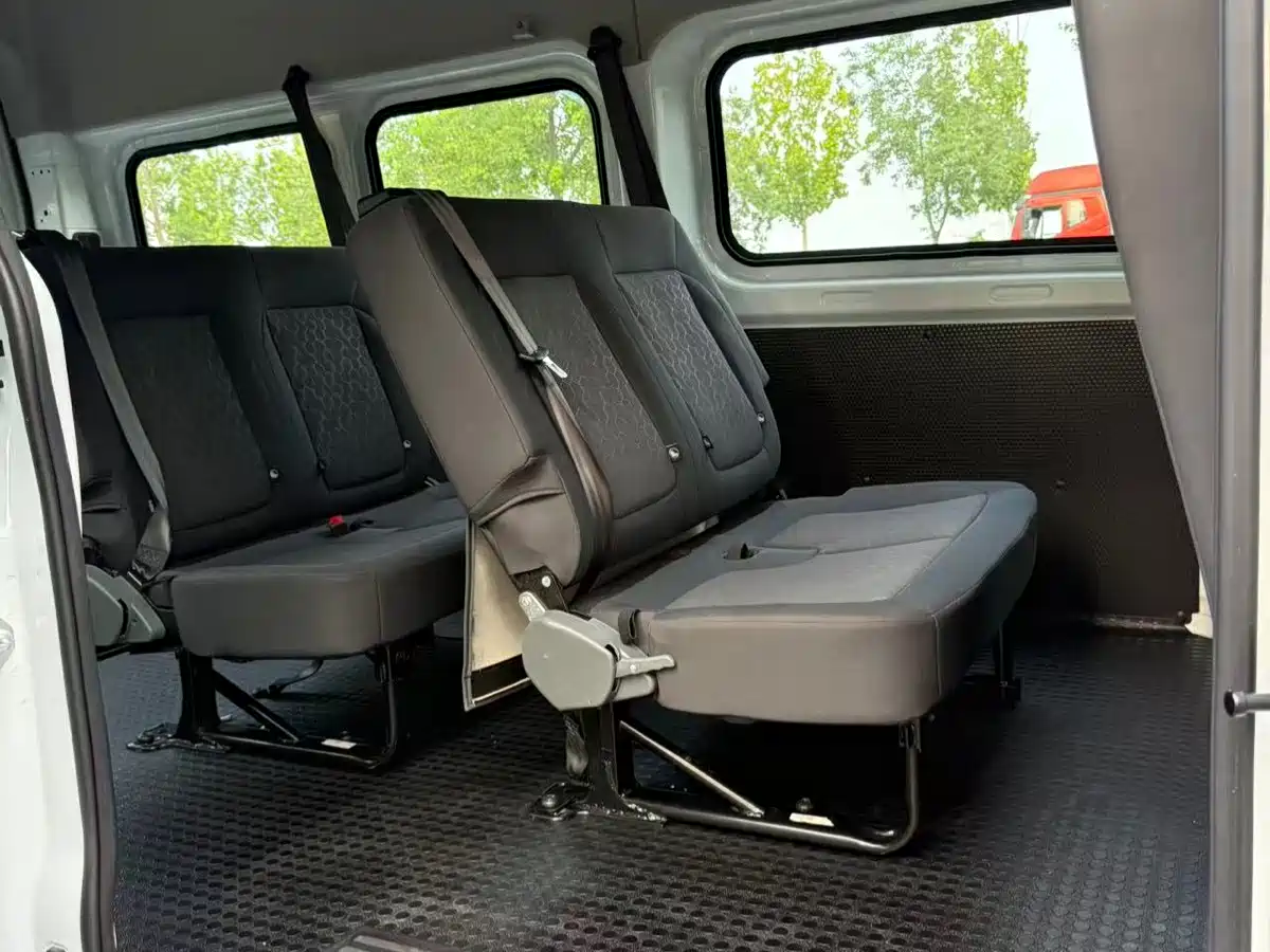 Jiangling E-Fushun 2025 2025 Clear Window Version 53.58kWh Medium Wheelbase Medium Roof