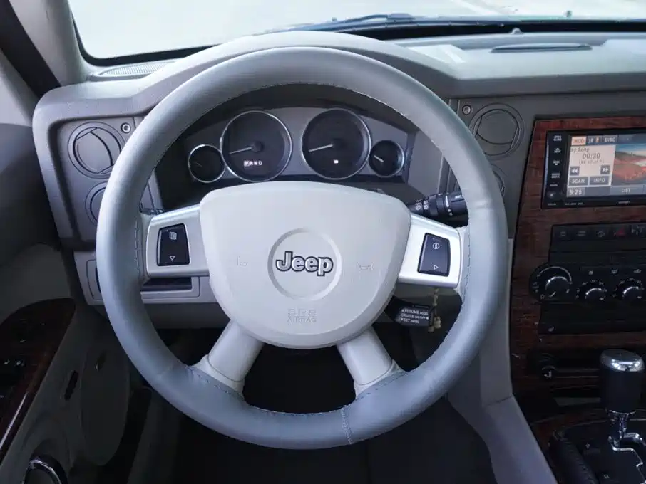 Jeep Commander Classic 2009 2008 Model 4.7