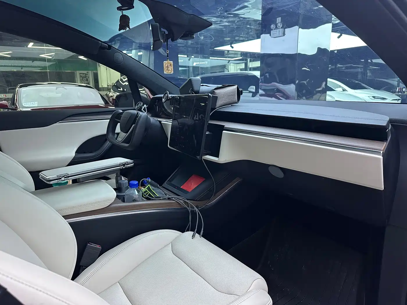 Фото 10 - Tesla Model X