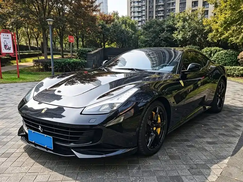Ferrari GTC4Lusso 2018 2017 3.9T V8