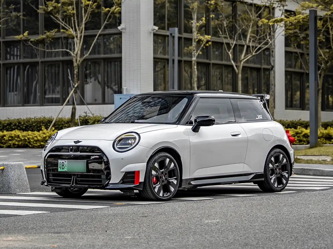 MINI ELECTRIC  JCW