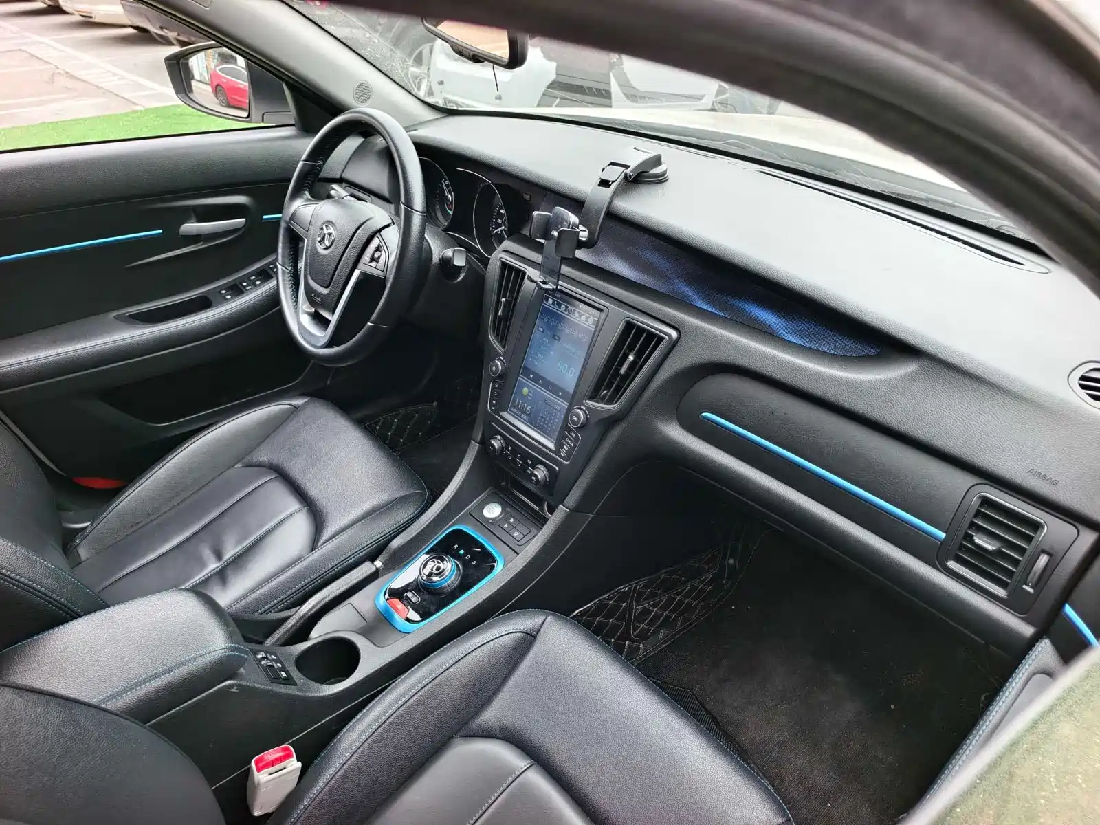 صورة 14 - BAIC New Energy BAIC EU Series