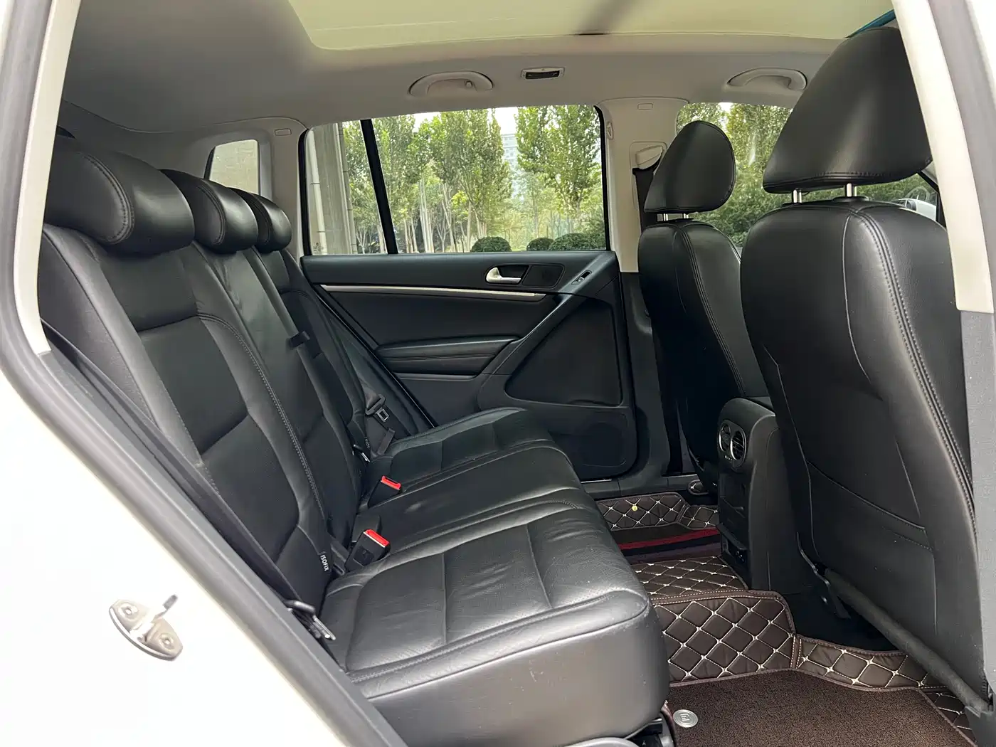 Volkswagen Tiguan 2015 1.8TSI Automatic 4WD Highline фото 9