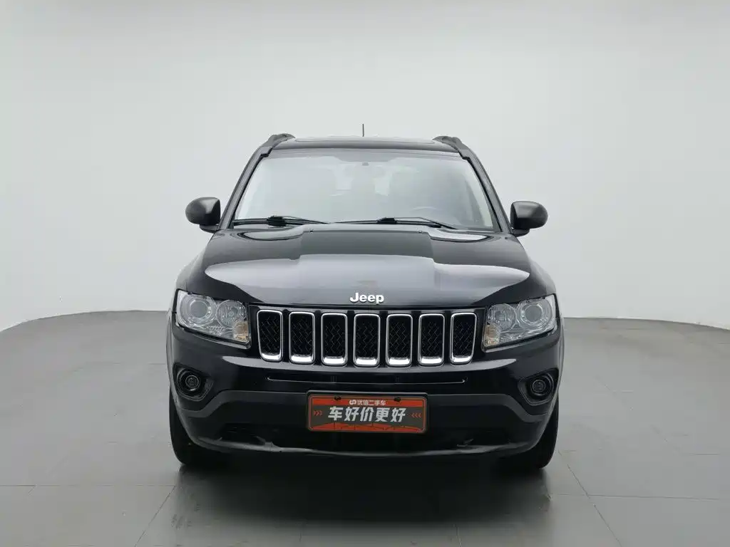 Jeep Compass (Import) 2012 2011 2.4L 4WD Luxury Navigation Edition