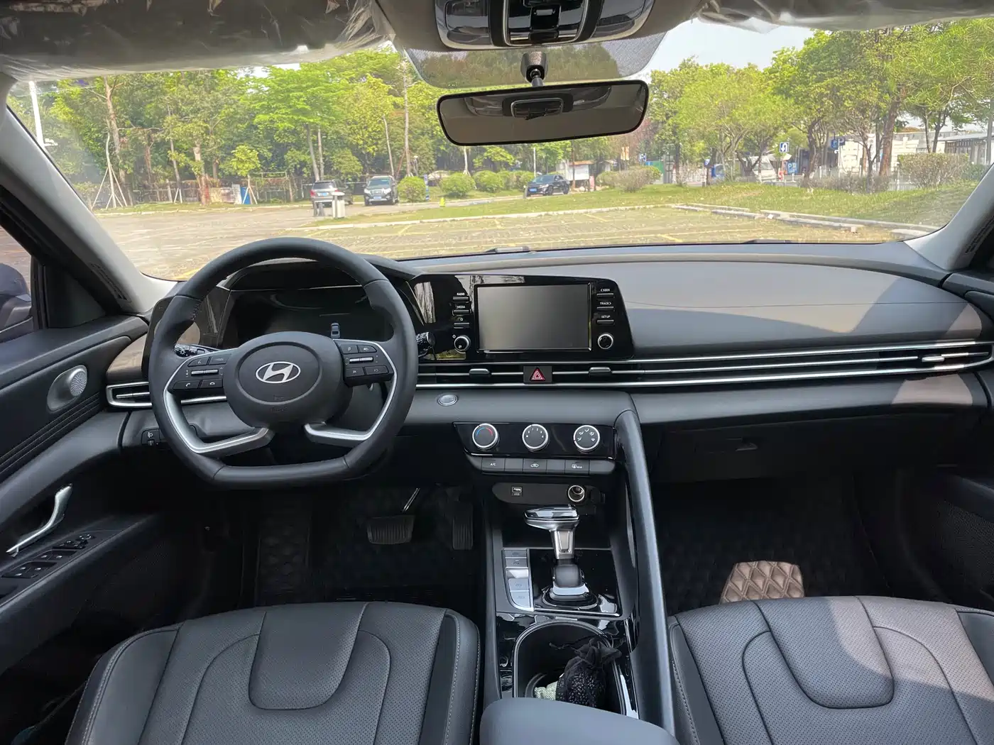 Hyundai Elantra 2023 1.5L CVT GLX Elite Edition фото 20