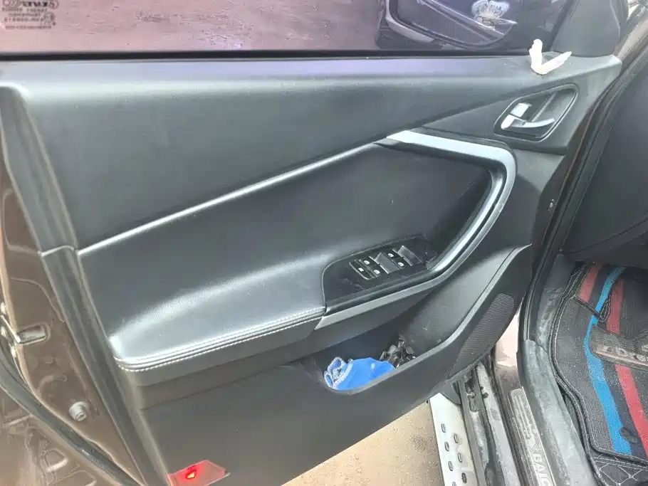 BAIC Huansu S6 2016 2017 1.5T CVT Delight