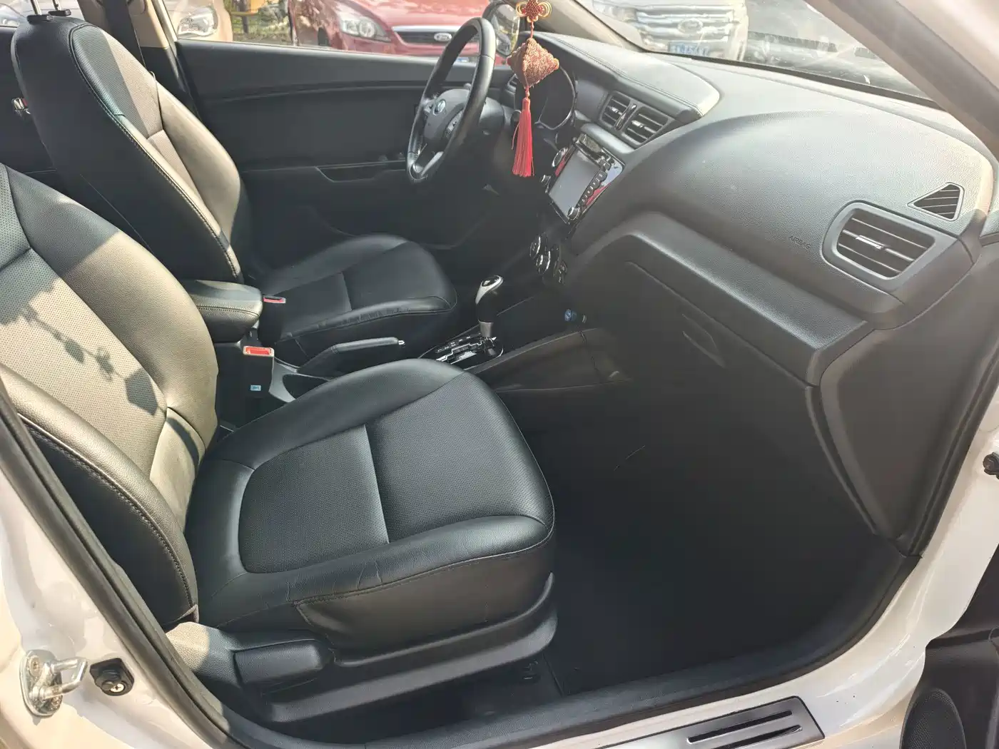 Kia K2 2013 2012 Sedan 1.6L AT Premium Commemorative Edition