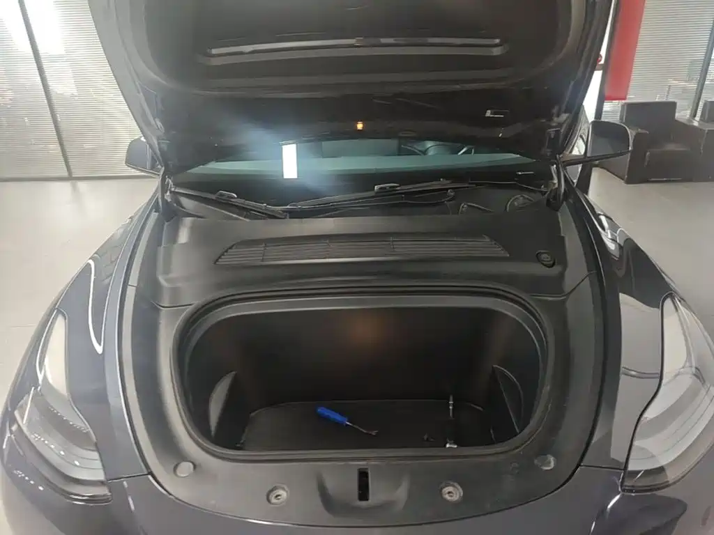 Фото 20 - Tesla Model Y