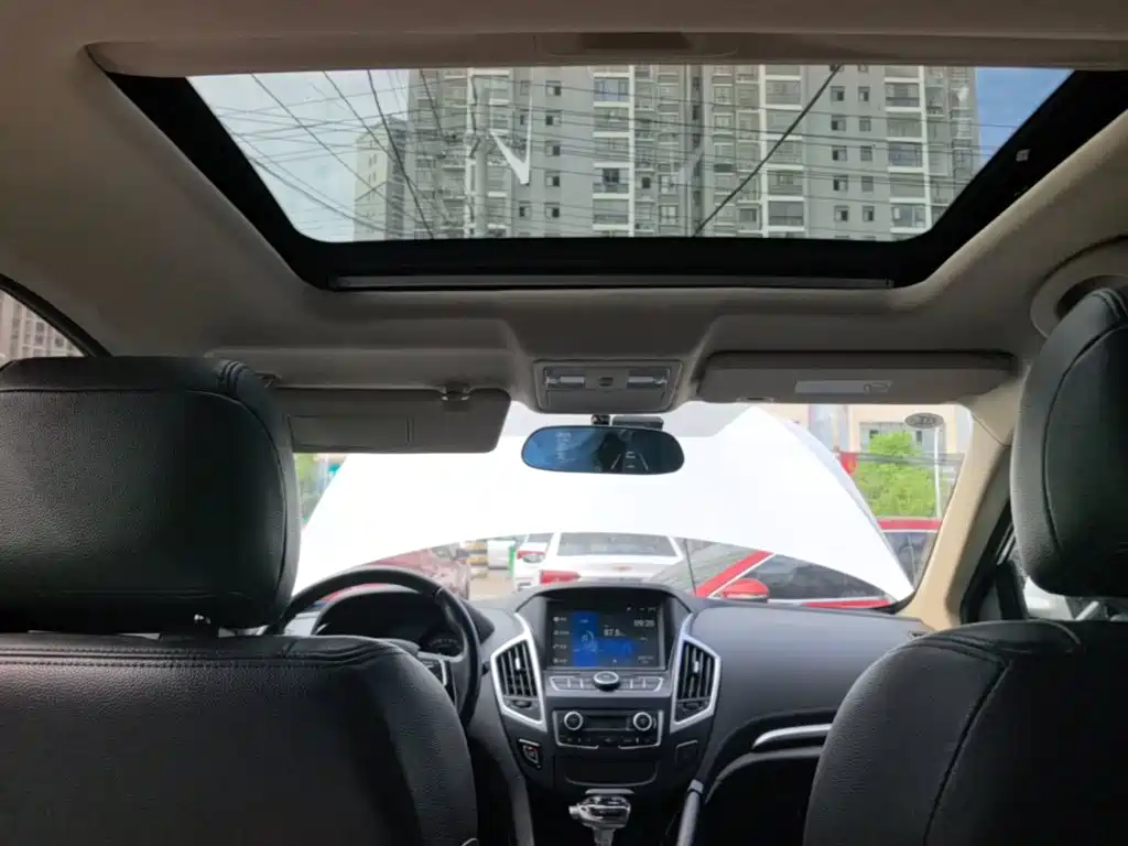 Dongfeng Aeolus Dongfeng Fengshen AX7 2015 2015 2.0L Automatic Smart Ease