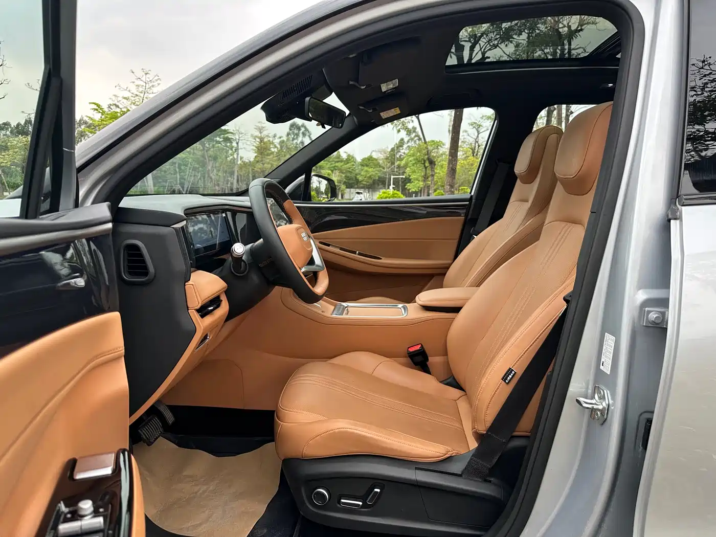 Geely Galaxy Galaxy L7 2025 EM-i 115km Explorer+ Edition фото 21