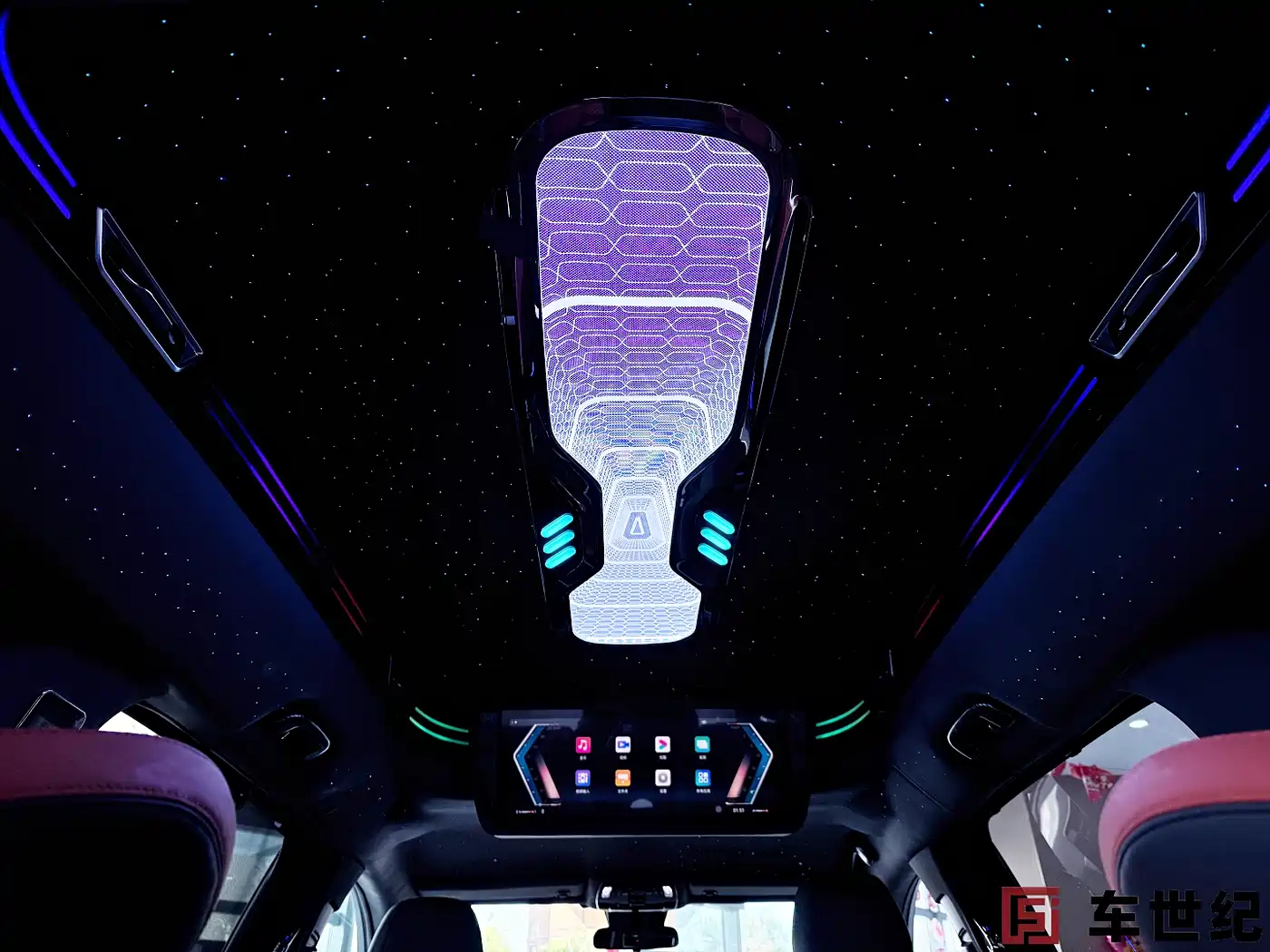 Toyota Granvia 2024 2.5L Hybrid Comfort фото 16