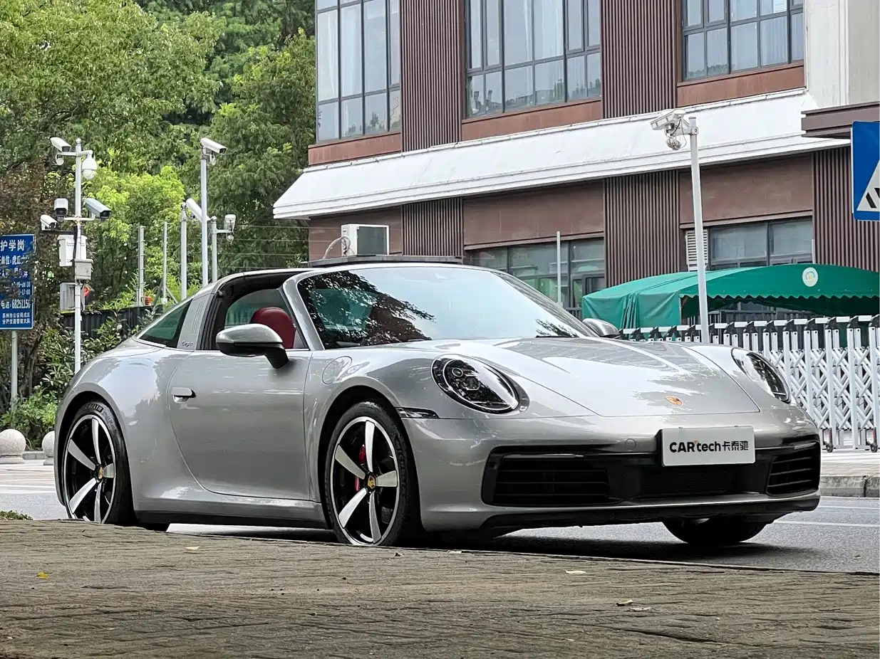 Фото 3 - Porsche 911