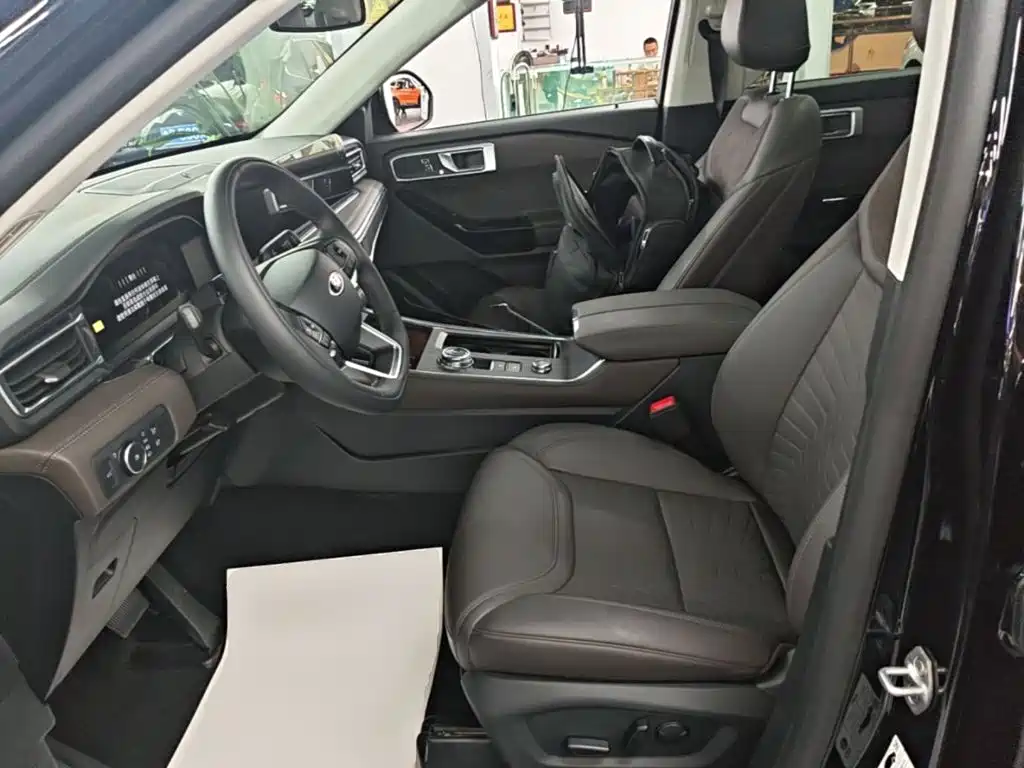 Ford Explorer 2025 2024 2.3T EcoBoost AWD Titanium Edition 7-Seater