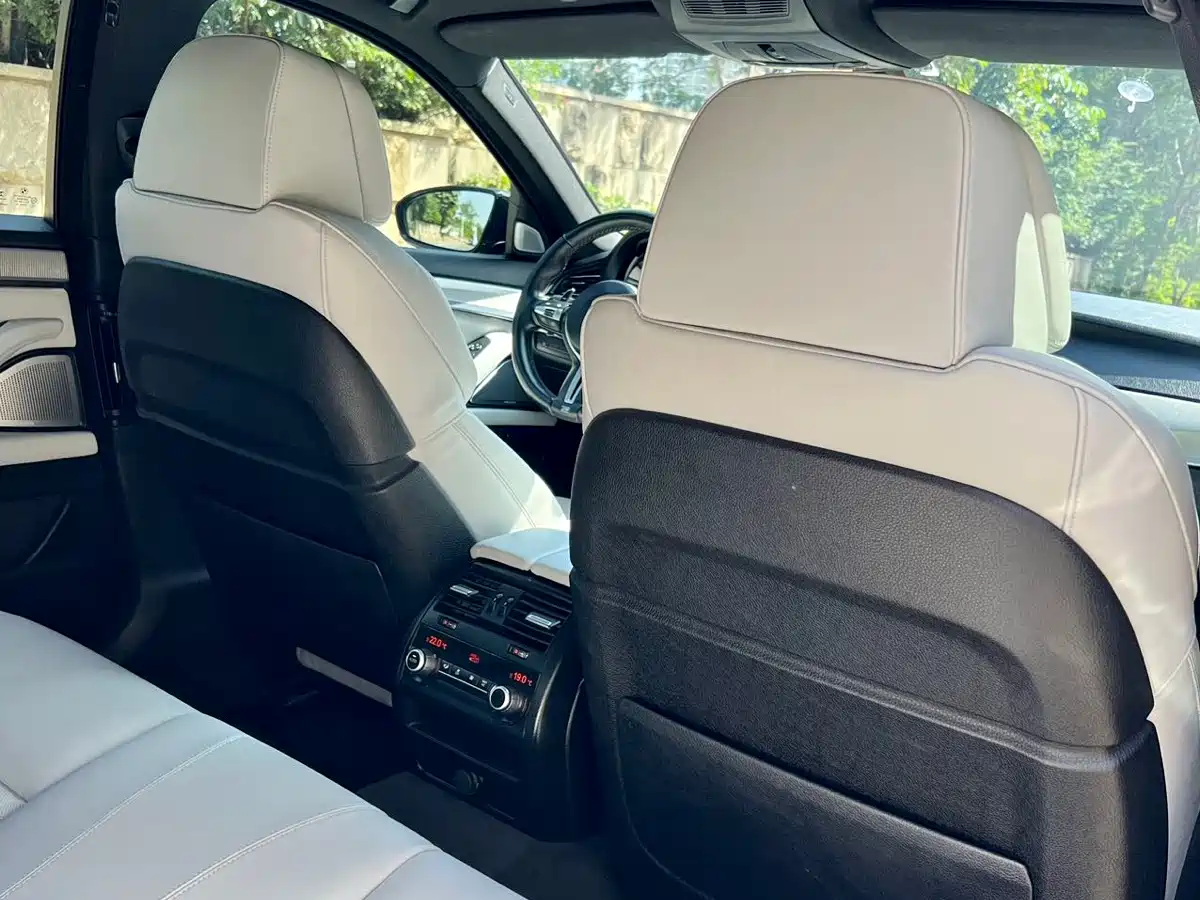 BMW M5 2012 M5 фото 12