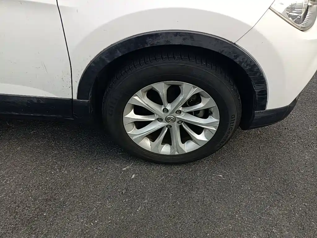 Zhonghua V3 2016 2015 1.5L Automatic Smart Edition