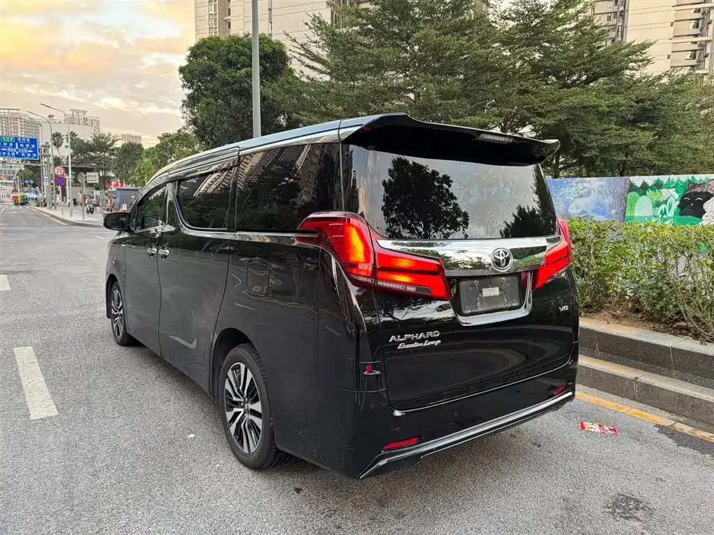 Toyota Alphard 2018 Facelift 3.5L Luxury Edition фото 10