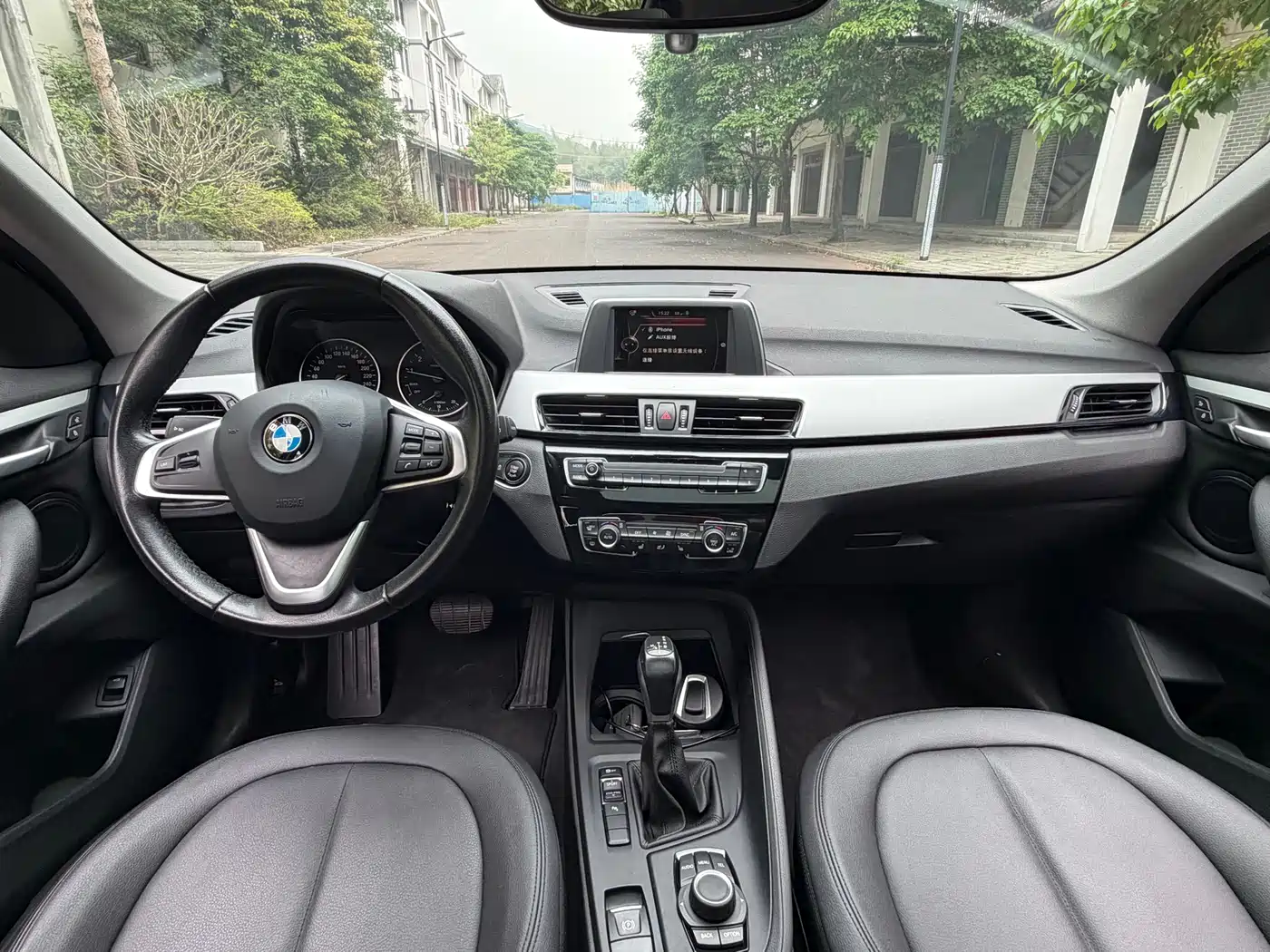 BMW X1 2016 sDrive18Li Premium Model фото 9