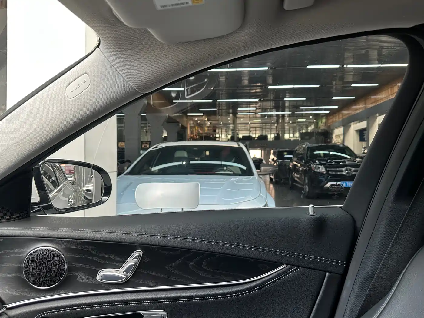 Mercedes-Benz E-Class 2016 E 200 L Sport Type фото 24