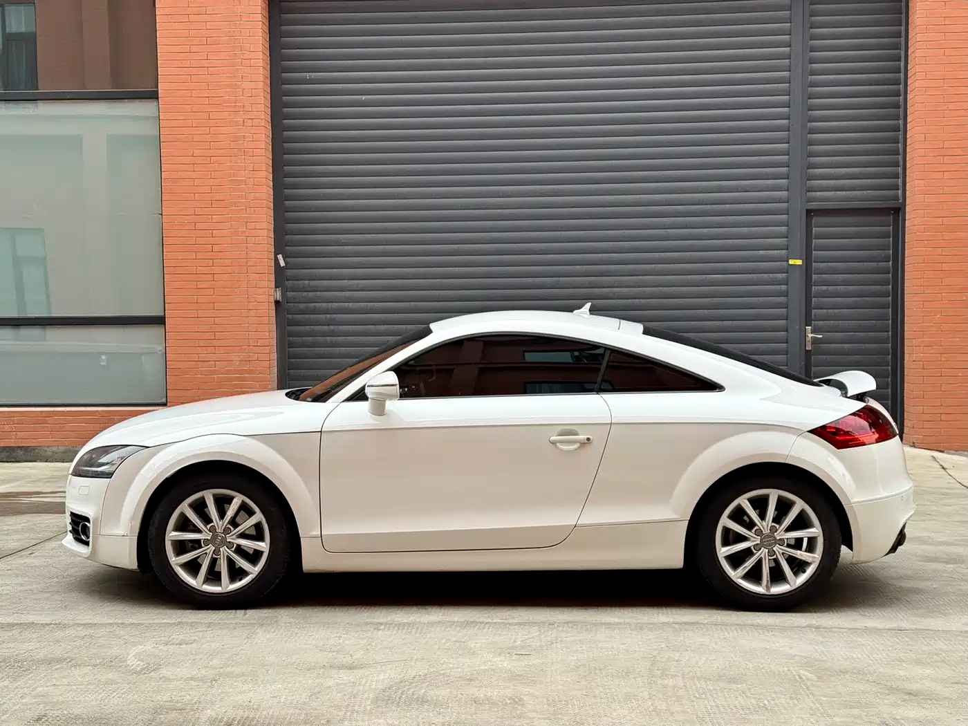 Audi TT 2011 TT Coupe 2.0TFSI quattro фото 7