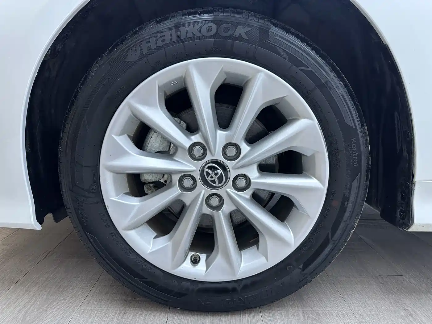 Фото 14 - Toyota Corolla