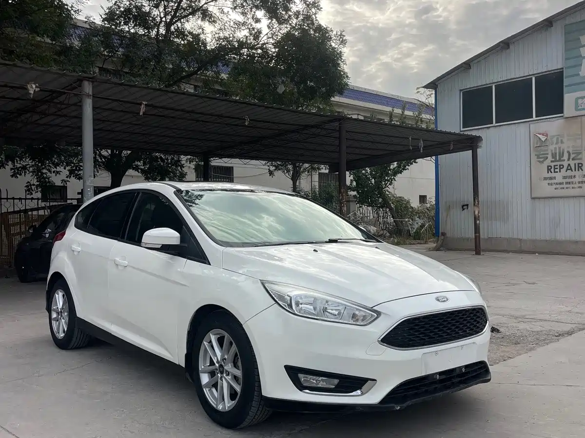Фото 3 - Ford Focus