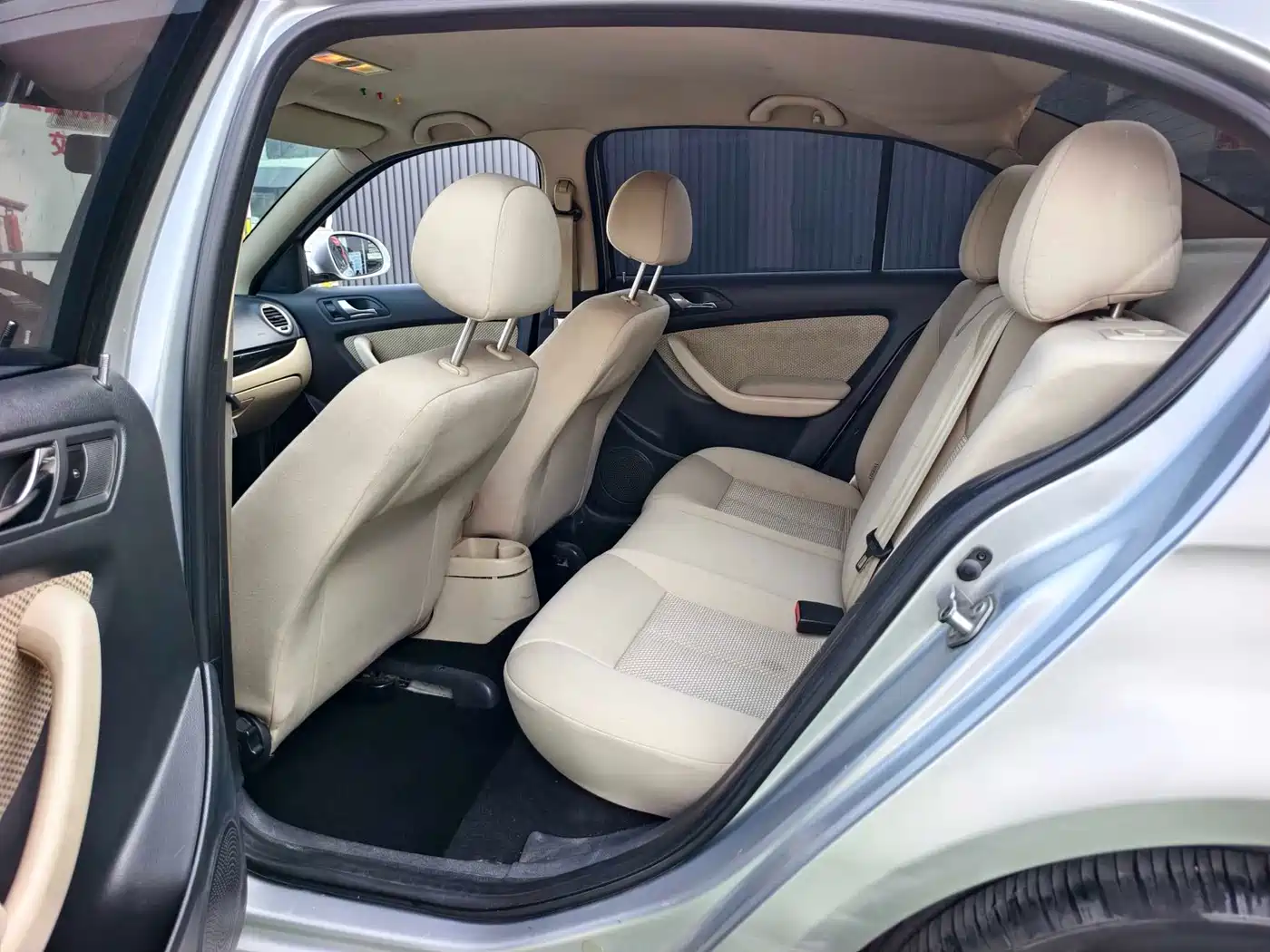 Volkswagen Lavida 2011 1.6L Automatic Leisure Edition фото 11