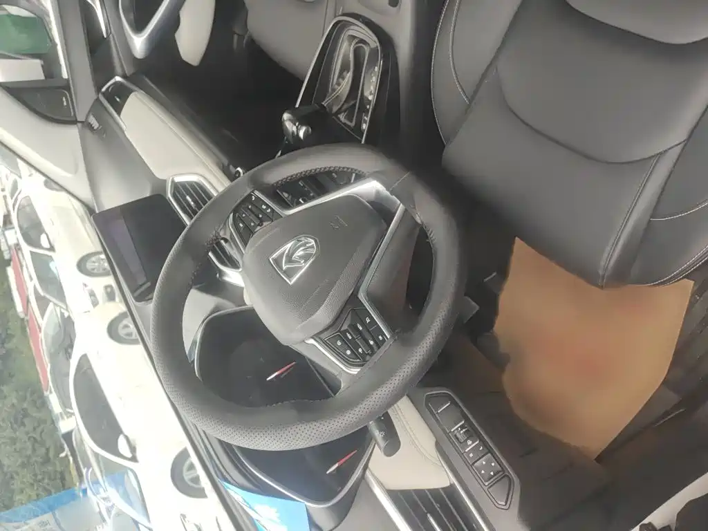 Baojun 530 2021 2020 1.5T CVT Premium Connect 7-seater