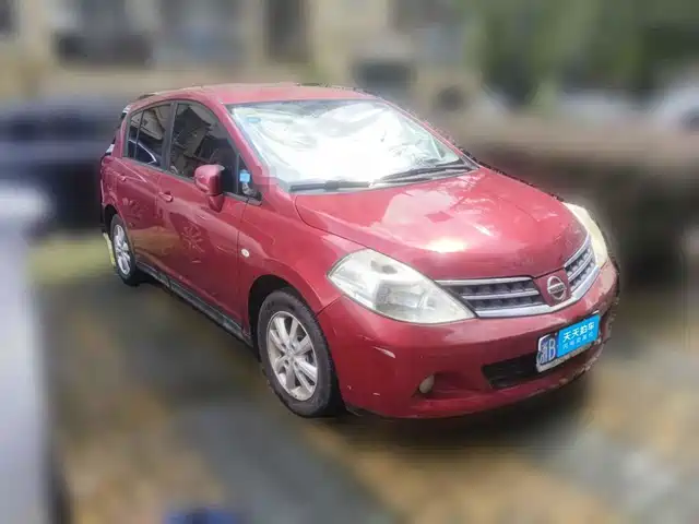 Nissan Tiida 2008 1.6L Automatic Fashion — фото 3