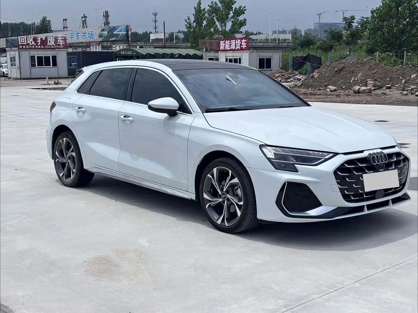 Photo 3 - Audi A3