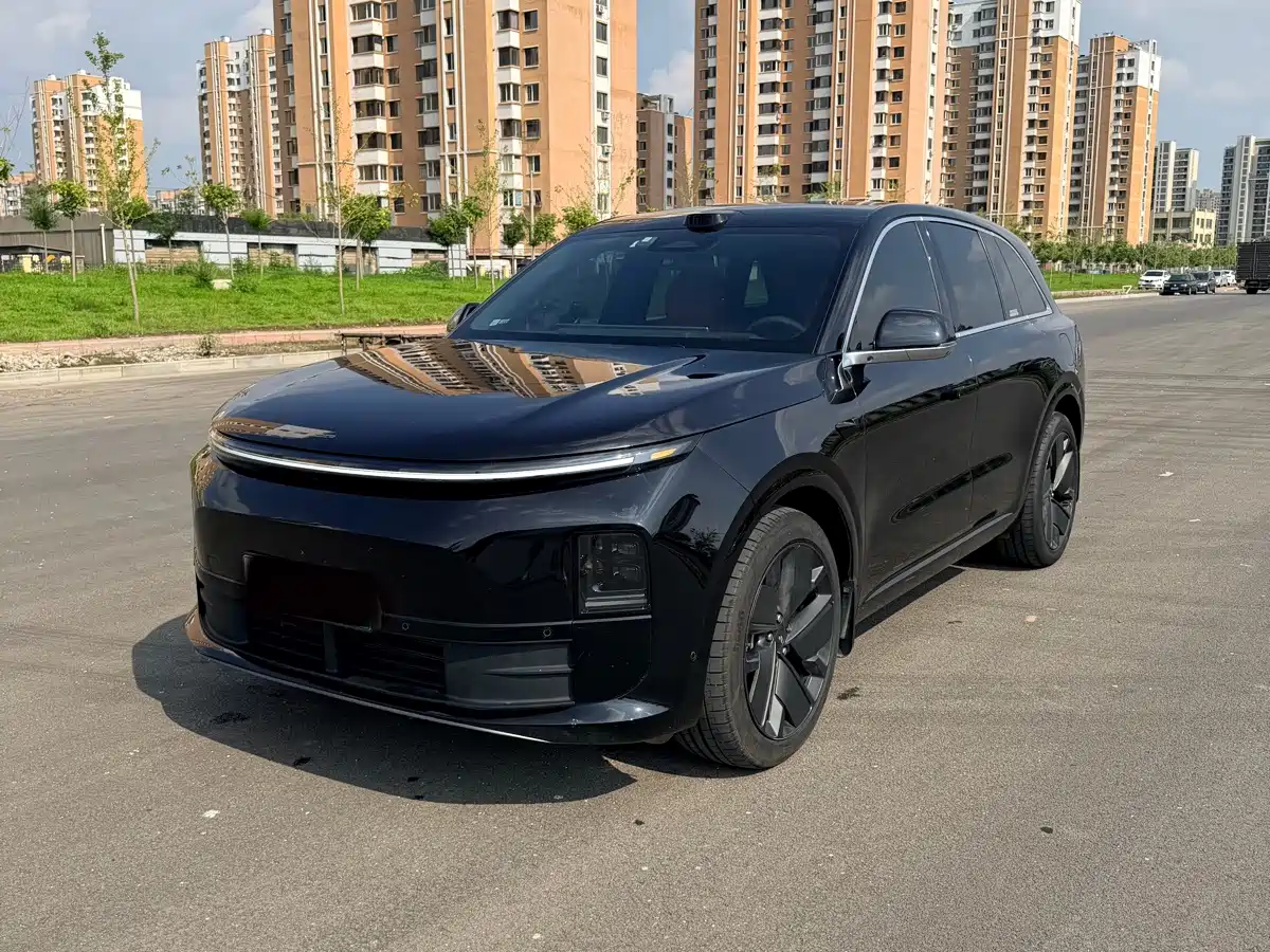 Li Auto L6 2025