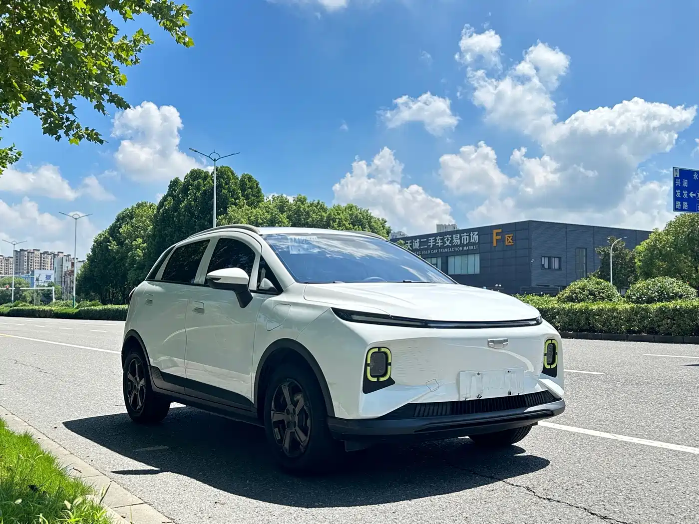 Фото 5 - Geely Geometry E Firefly