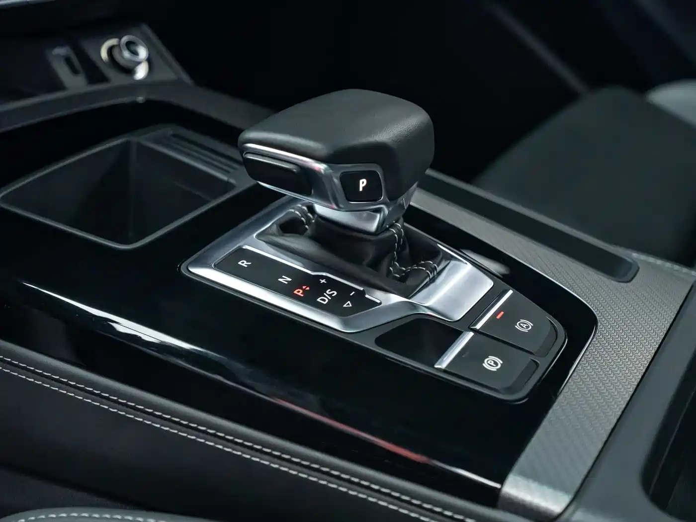 Audi Q5L 2024 Model 40 TFSI Luxury Dynamic фото 9