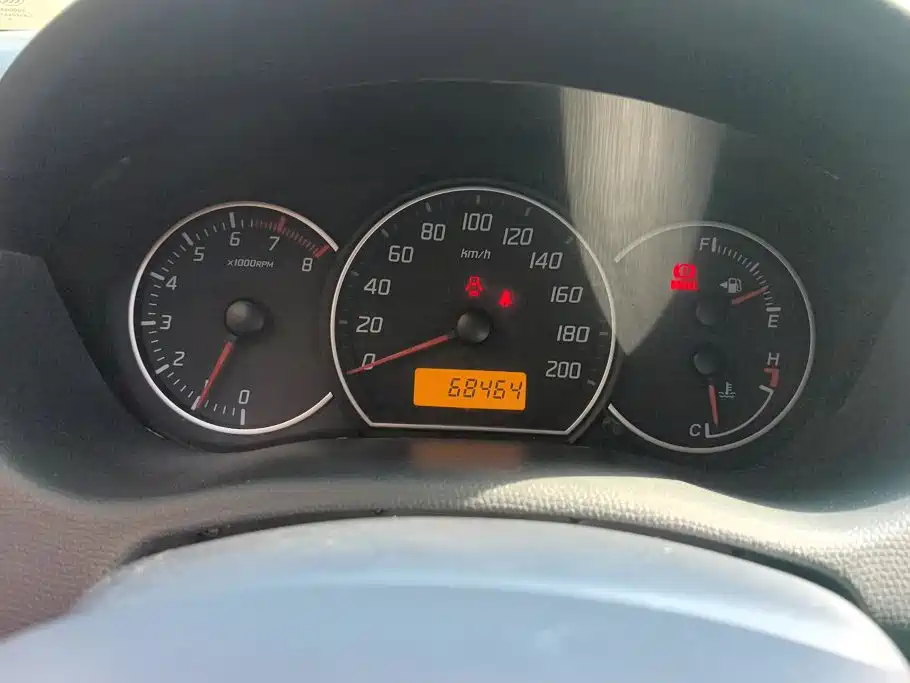 صورة 14 - Suzuki Swift