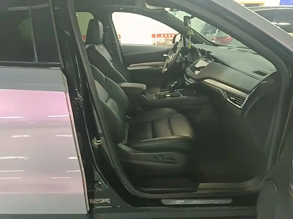 Cadillac XT4 2023 2022 28T FWD Luxury