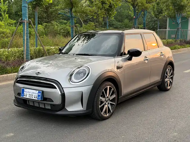 MINI MINI 2023 Facelift 1.5T COOPER Artist
