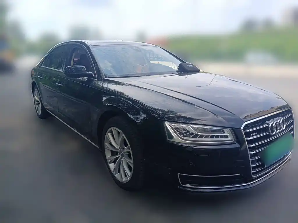 Photo 3 - Audi A8
