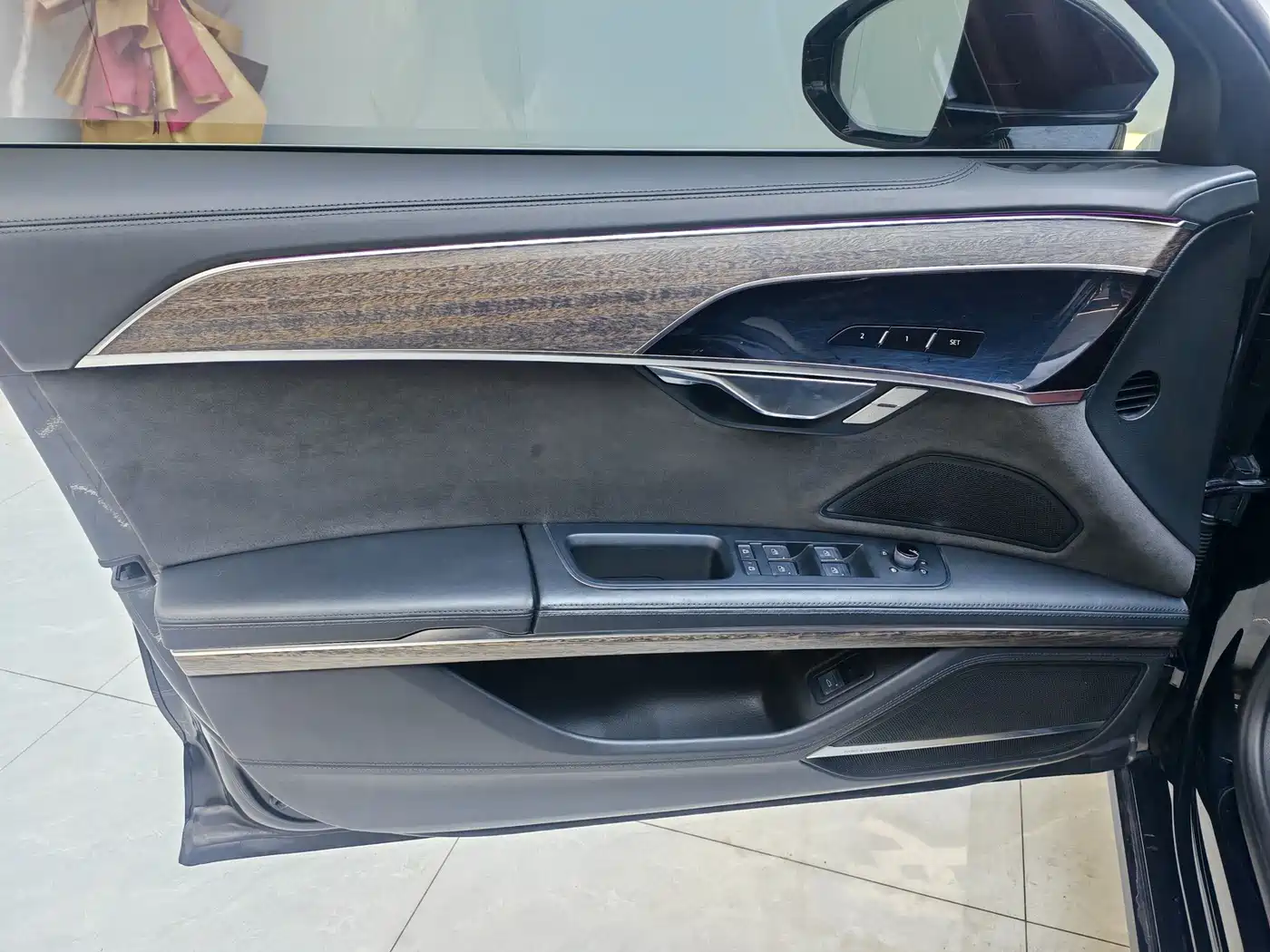 Фото 5 - Audi A8