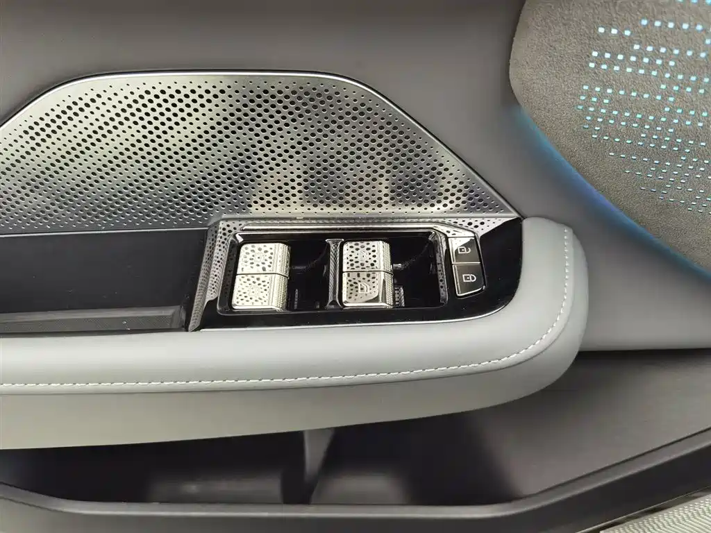 ZEEKR EXTREME KRYPTON 001