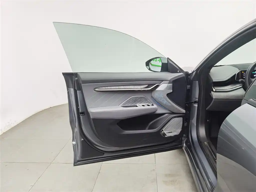 ZEEKR EXTREME KRYPTON 001