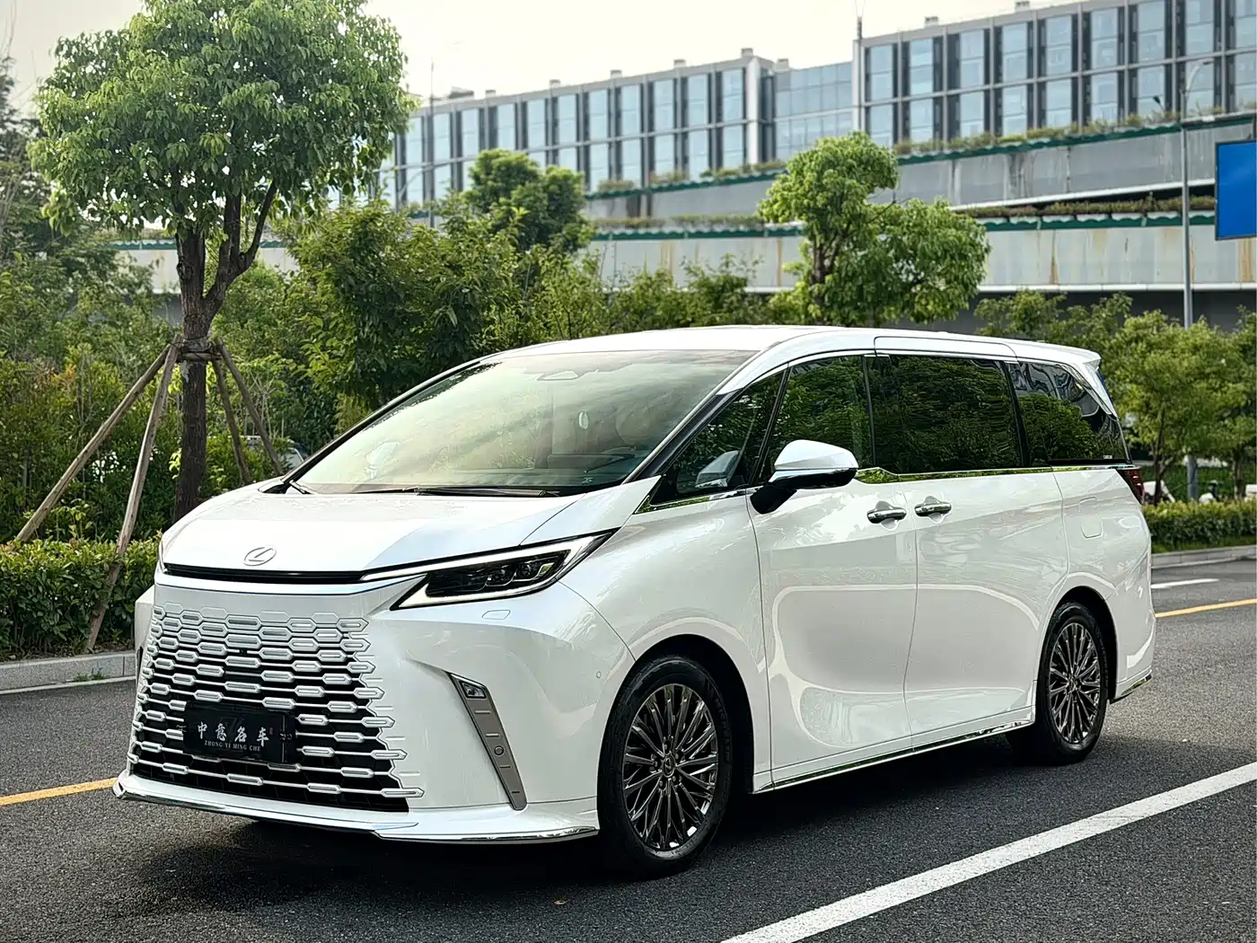 Lexus LM 2026 2023 350h 7-Seater Elegance Edition