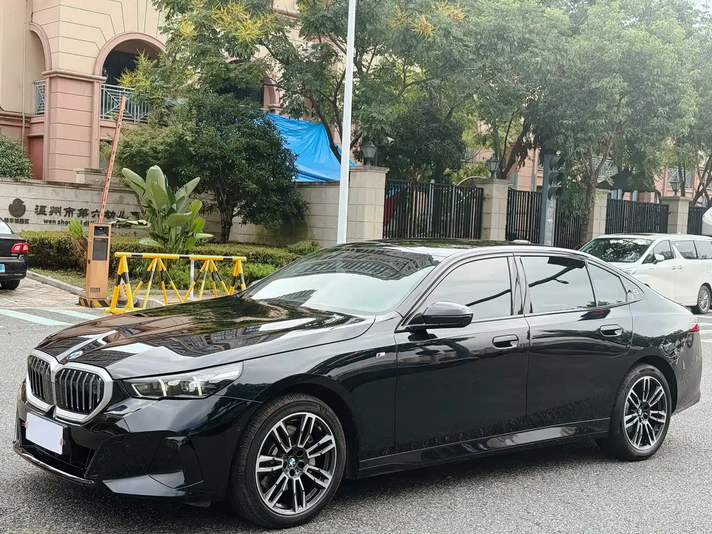 Фото 3 - BMW 5 Series