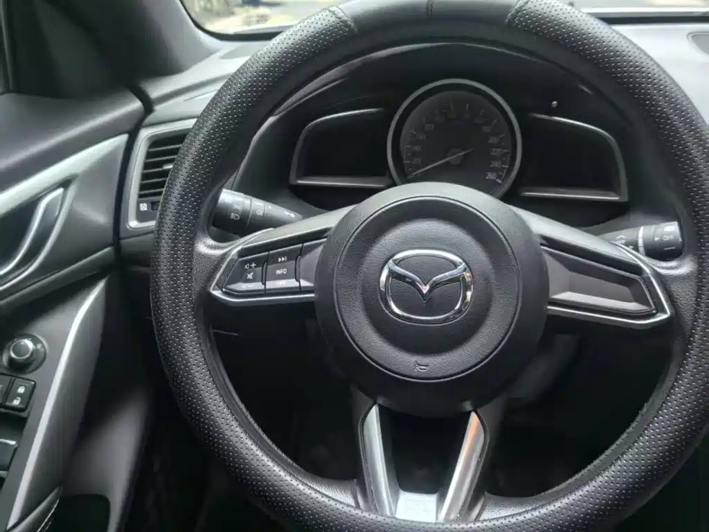 Фото 14 - Mazda CX-4