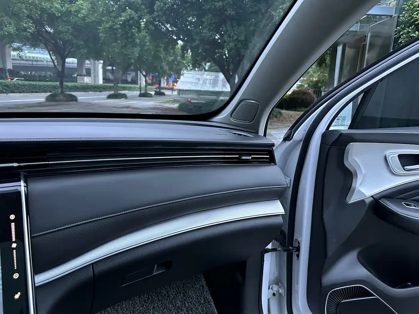 Roewe RX5 MAX 2021 2021 Supreme Series 300TGI Auto Luxury Cabin Edition